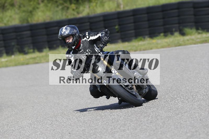 /Archiv-2025/09 22.04.2025 Cornu Master School ADR/rot-rouge/12